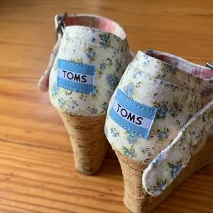 Toms Wedge Sandals